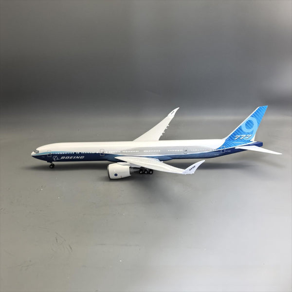Boeing 777-9X House Prototype – 47 cm / 18.5 in – Folding Wingtip Display Model