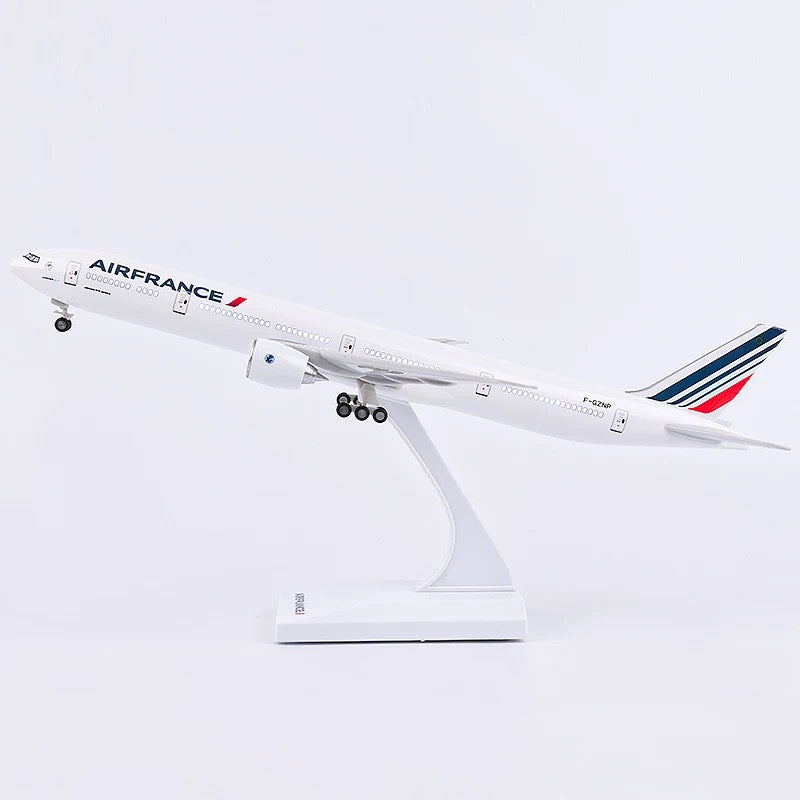 B777 Air France – 30 cm – 11,8 Zoll – LED und Sound – Flugzeugmodell