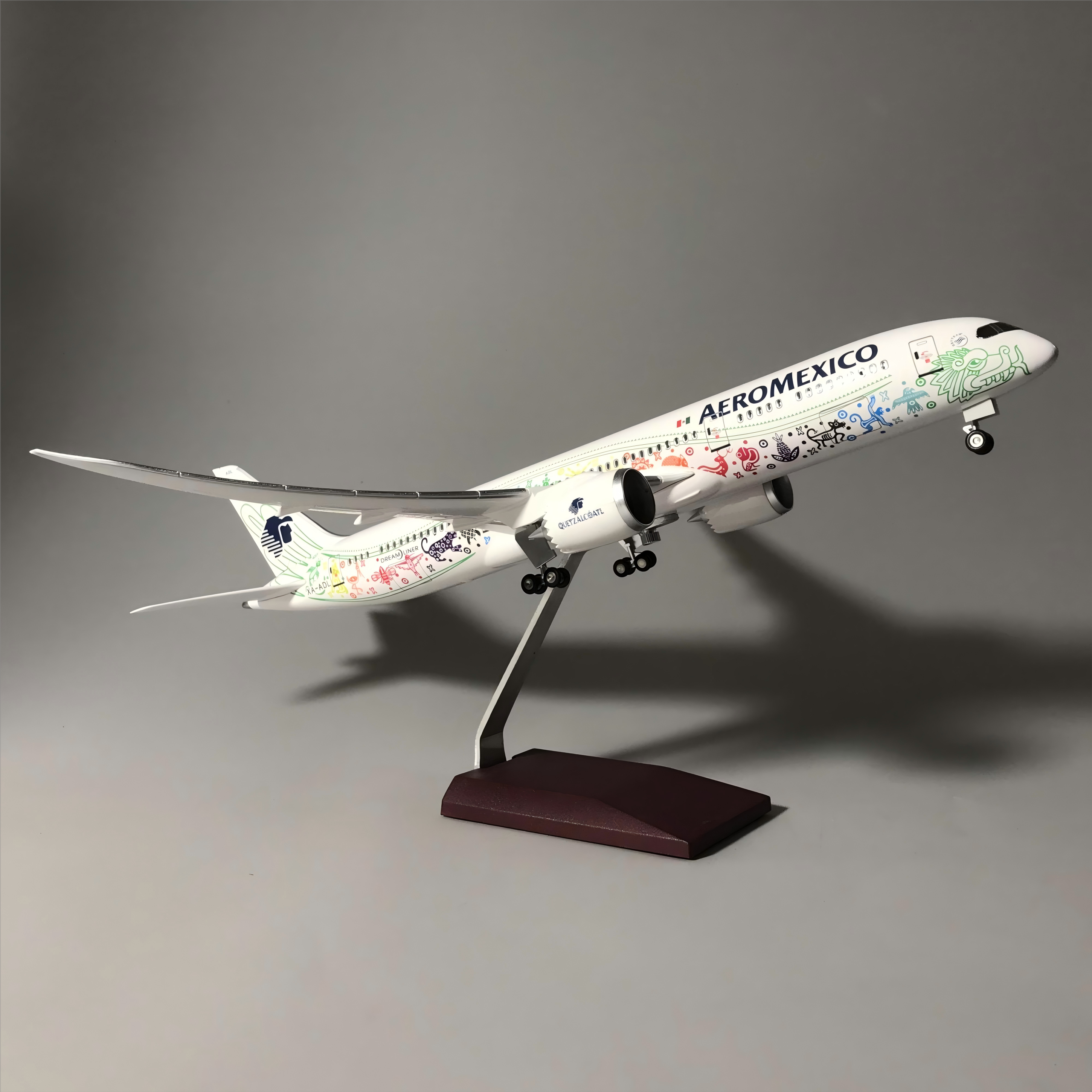 🐍 Boeing 787-9 Aeroméxico “Quetzalcóatl” – Escala 1:130 (43 cm)