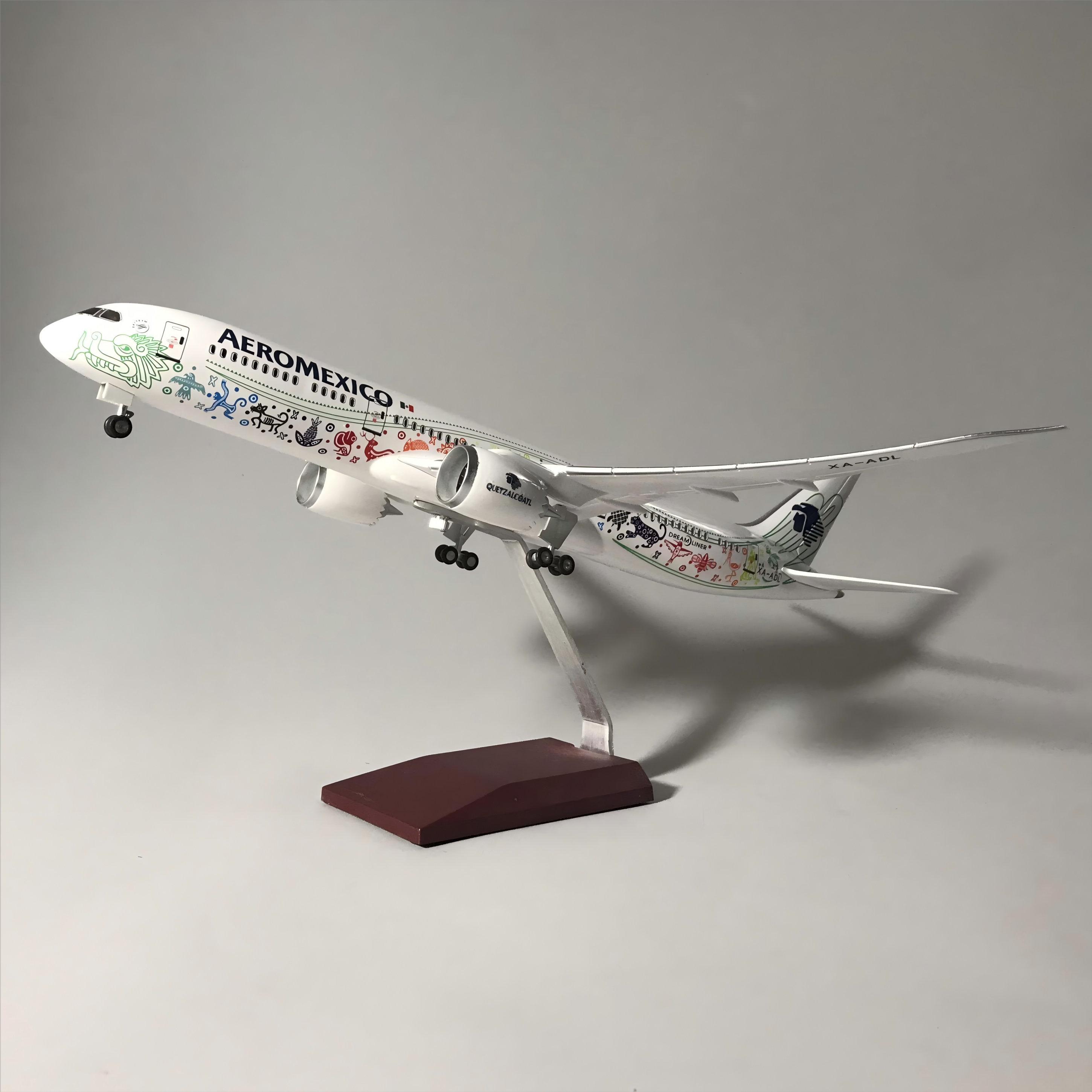 🐍 Boeing 787-9 Aeroméxico “Quetzalcóatl” – Escala 1:130 (43 cm)