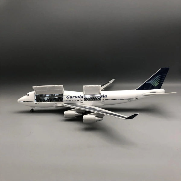 Garuda Indonesia Boeing 747-400 1:150 – 47 cm / 18.5 in – Opening Cabin Interior & LED Lights - Secondary