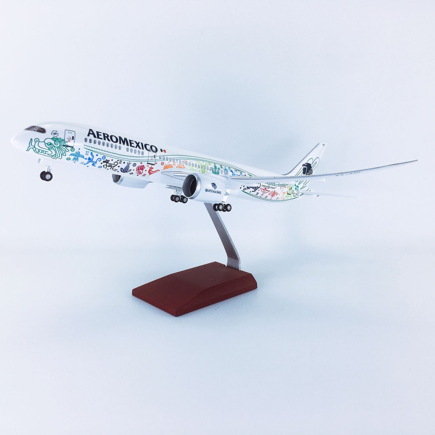 🐍 Boeing 787-9 Aeroméxico “Quetzalcóatl” – Escala 1:130 (43 cm)
