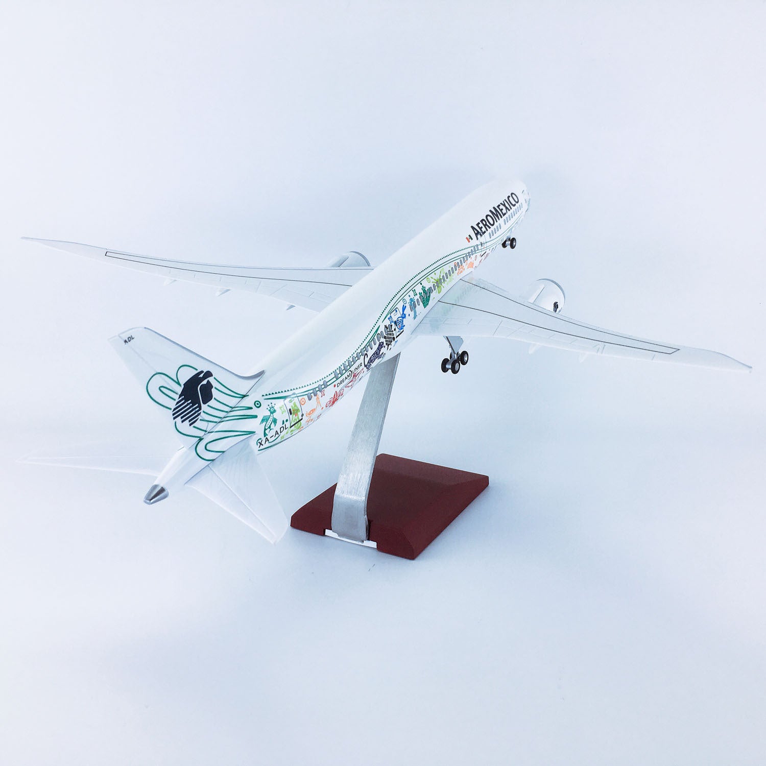 Boeing 787-9 Aeroméxico "Quetzalcóatl" – Scale 1:130 (43 cm / 16.9 in)