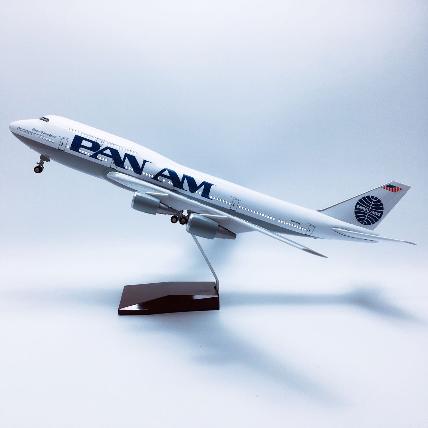 B747 PAN AM - Scale 1/150 - 47cm - 18.5 in – Flying Dreams International