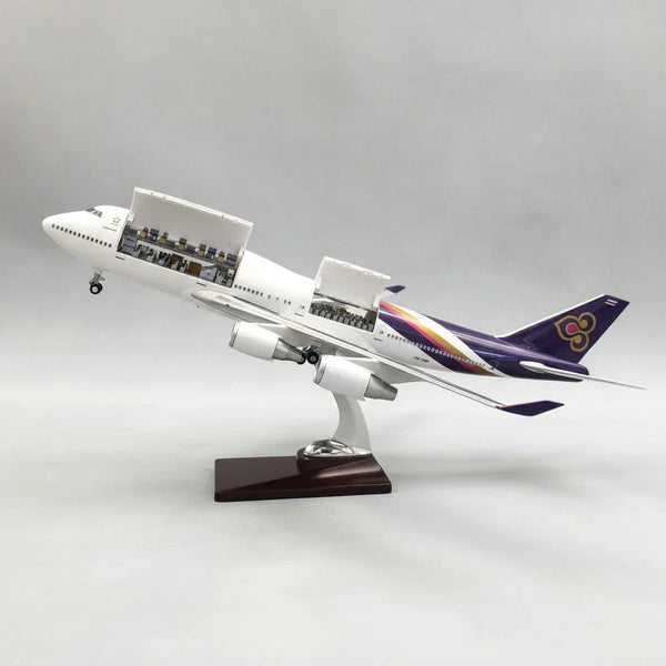 Thai Airways Boeing 747-400 1:150 – 47 cm / 18.5 in – Interior de cabina con apertura y luces LED