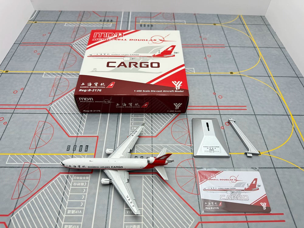 Shanghai Airlines McDonnell Douglas MD-11 (Version mit offener Frachttür) B-2176/B-2177/B-2178/B-2179 Maßstab 1:400 YY Wings 15,31 cm