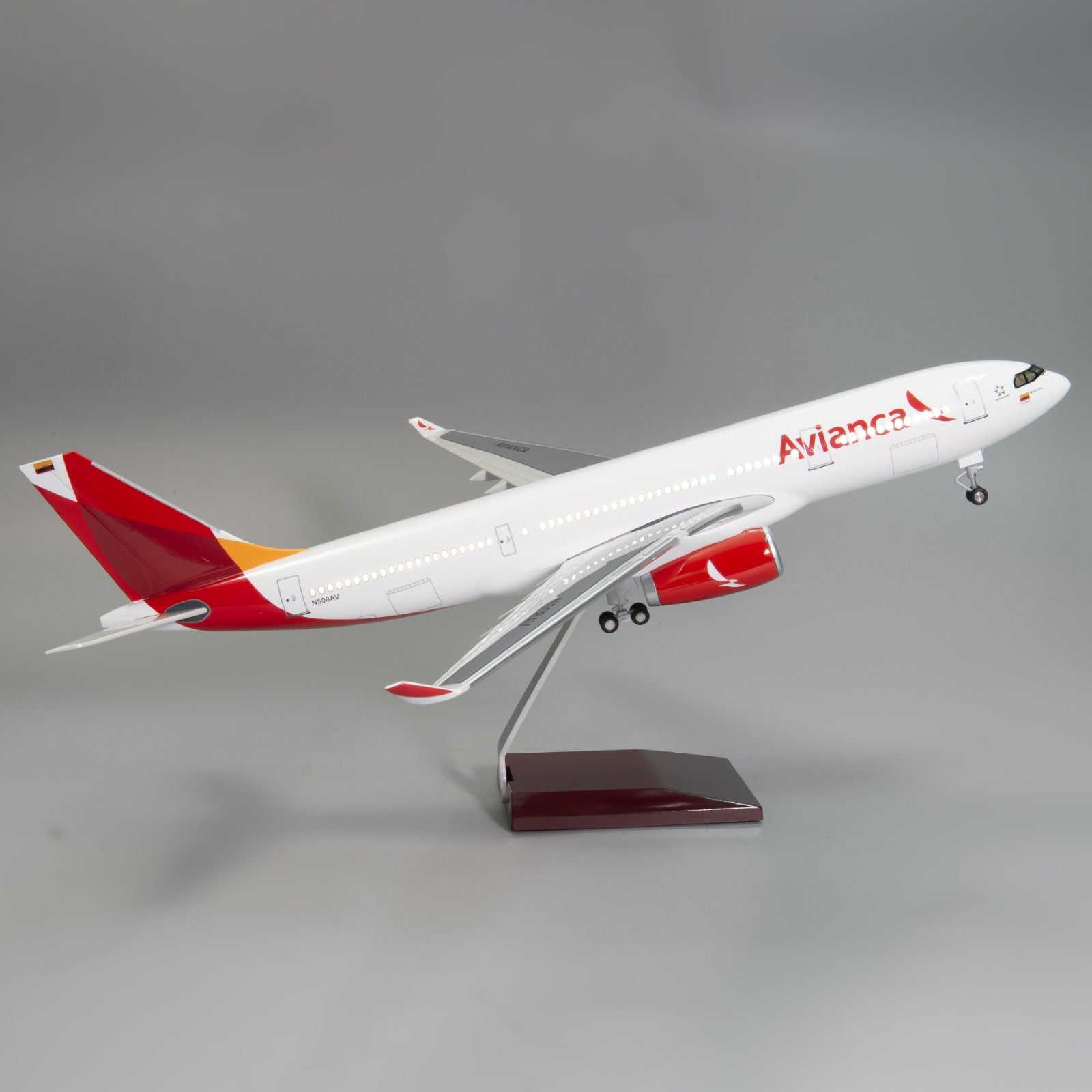 طائرة A330 Avianca - مقياس 1/135 - 47 سم - 18.5 بوصة - نموذج طائرة