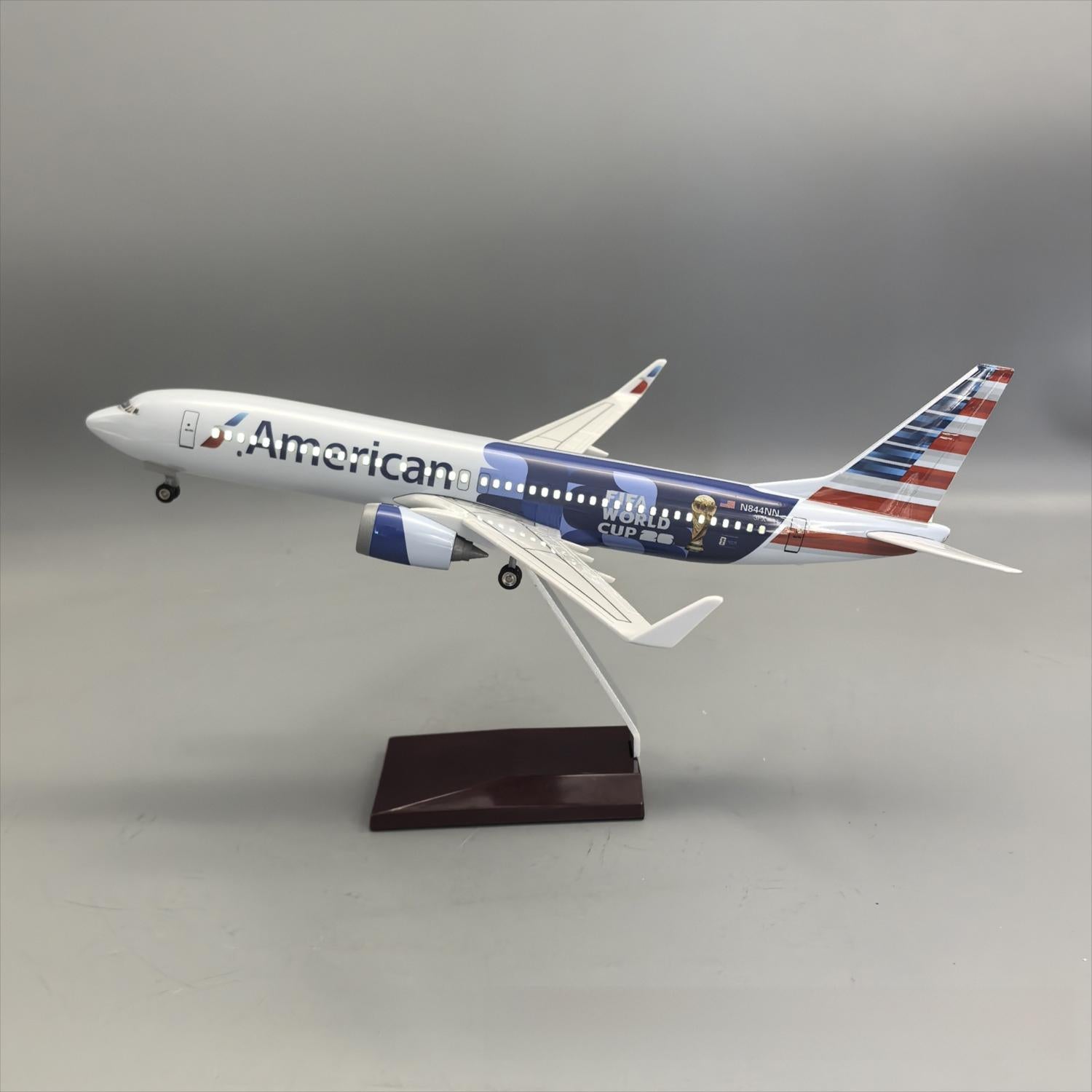 アメリカン航空 B737-800 LED搭載 47cm FIFA特別塗装模型 American Airlines Boeing 737-800 