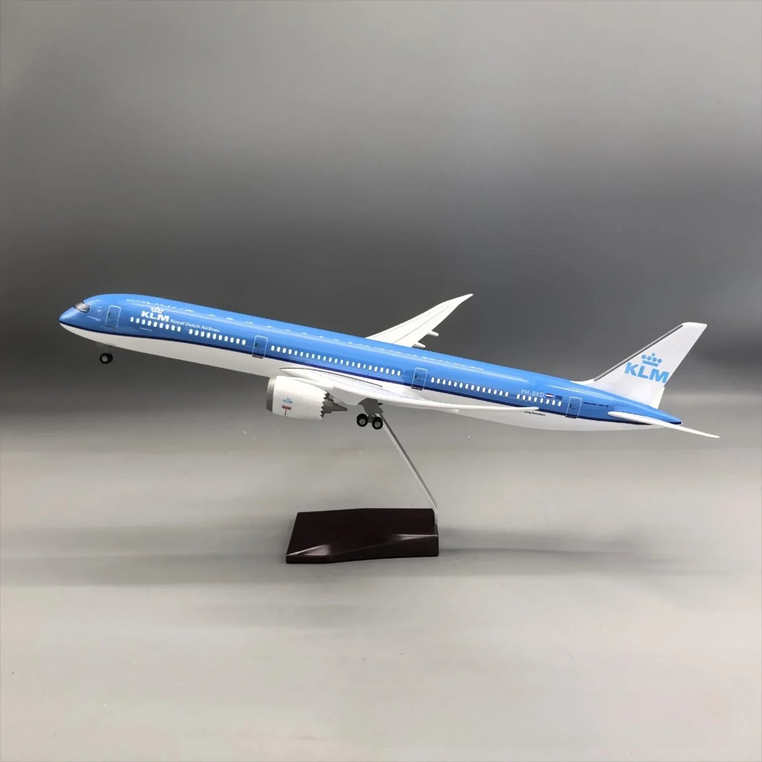 KLM Royal Dutch Airlines Boeing 787-10 1:145 – 47 cm / 18.5 in