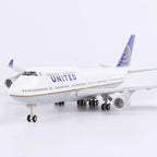 Boeing 747 United Airlines 30cm - 11.8in - LED lights - Airplane Model