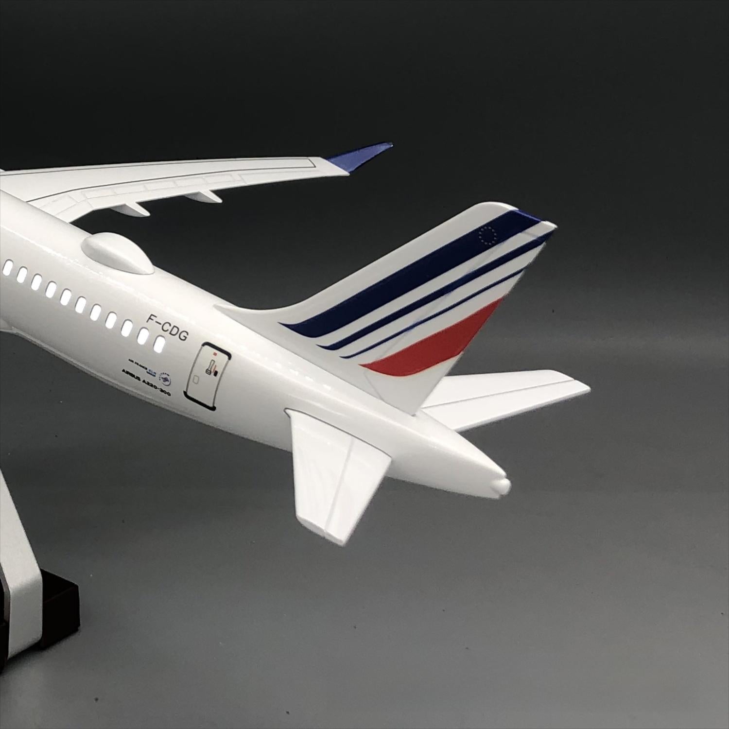 Air France Airbus A220-300 1:100 – 38 cm / 15.0 in – LED Lights