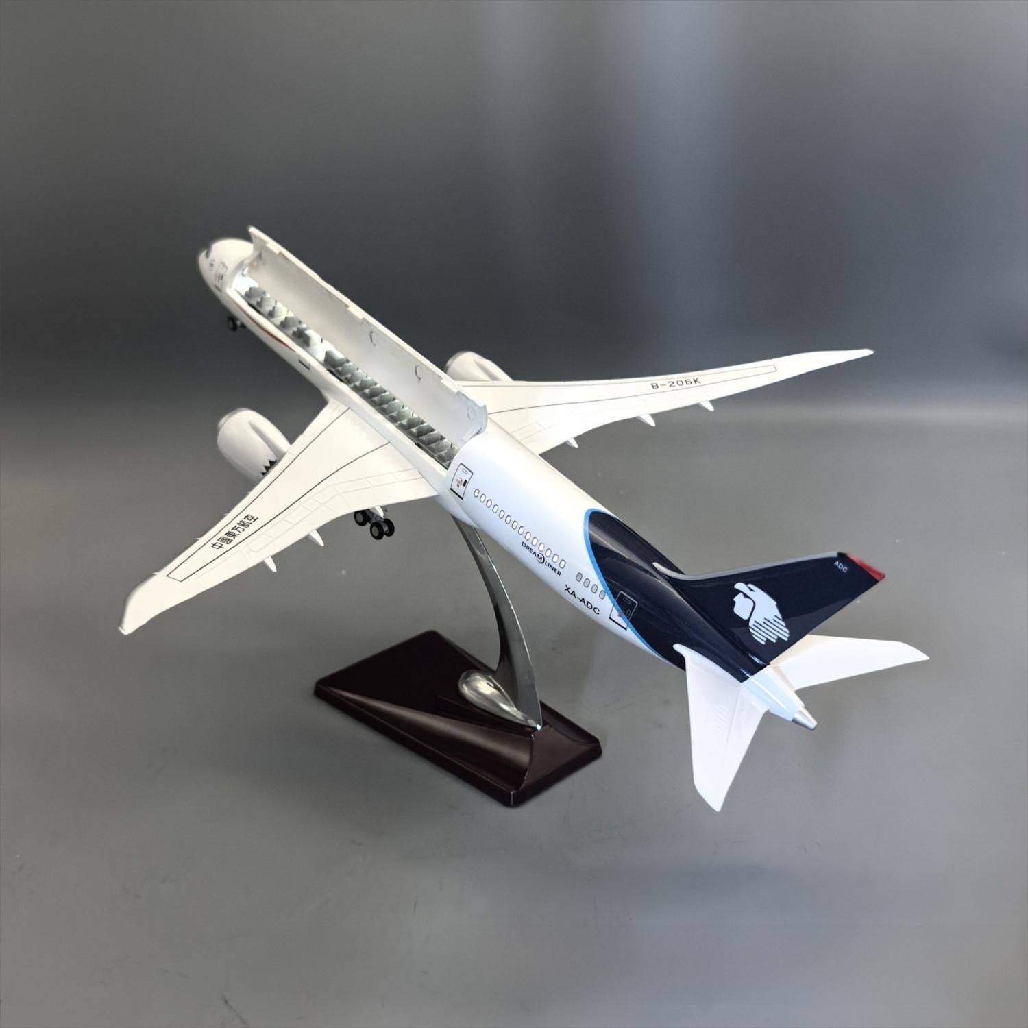 Aeroméxico Boeing 787-9 Dreamliner – 42 cm / 16.5 in – Openable Hatch Cover LED Display Model