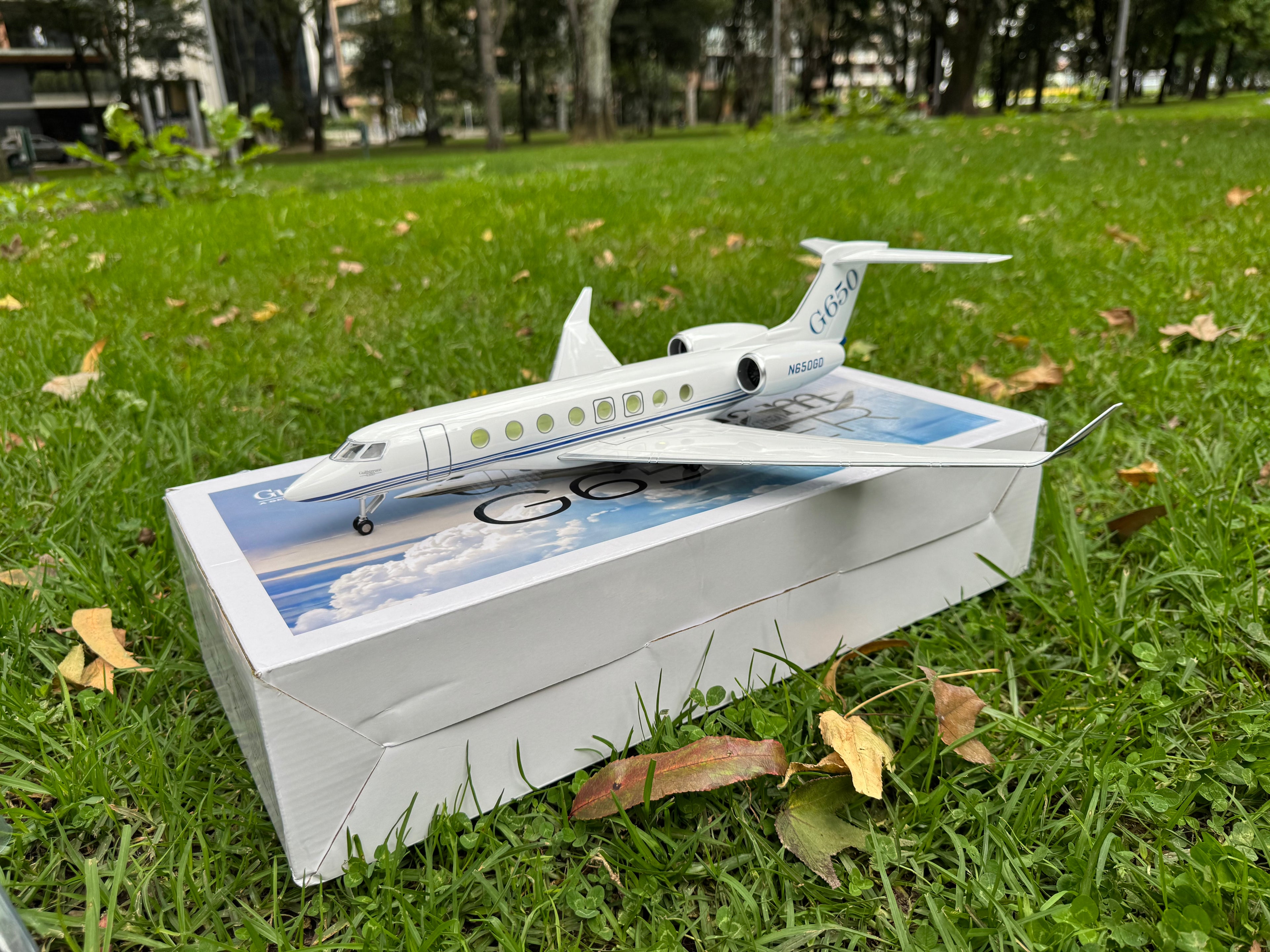 طائرة جلف ستريم G650ER - مقياس 1:50 - الطول: 17 بوصة - 45 سم