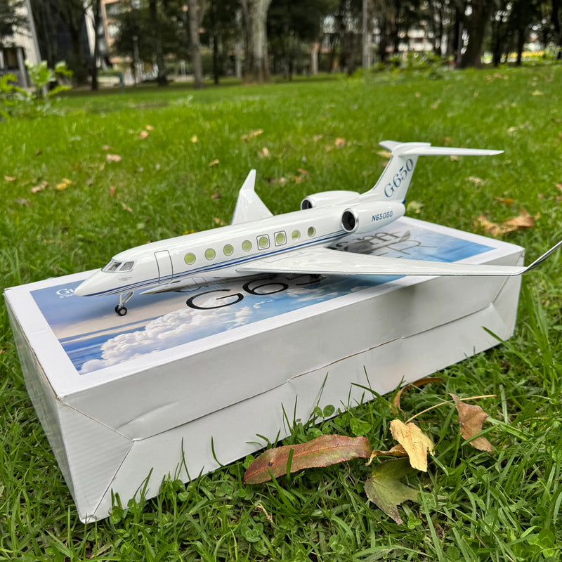 Gulfstream G650ER - Scale 1:50  - L:17in - 45cm - Image 12