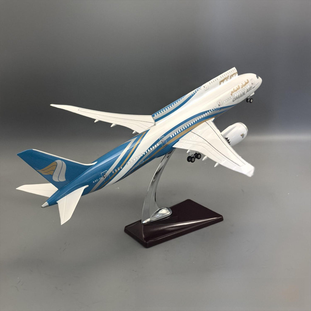 Oman Air Boeing 787-9 Dreamliner – 42 cm / 16.5 in – Openable Hatch Cover LED Display Model