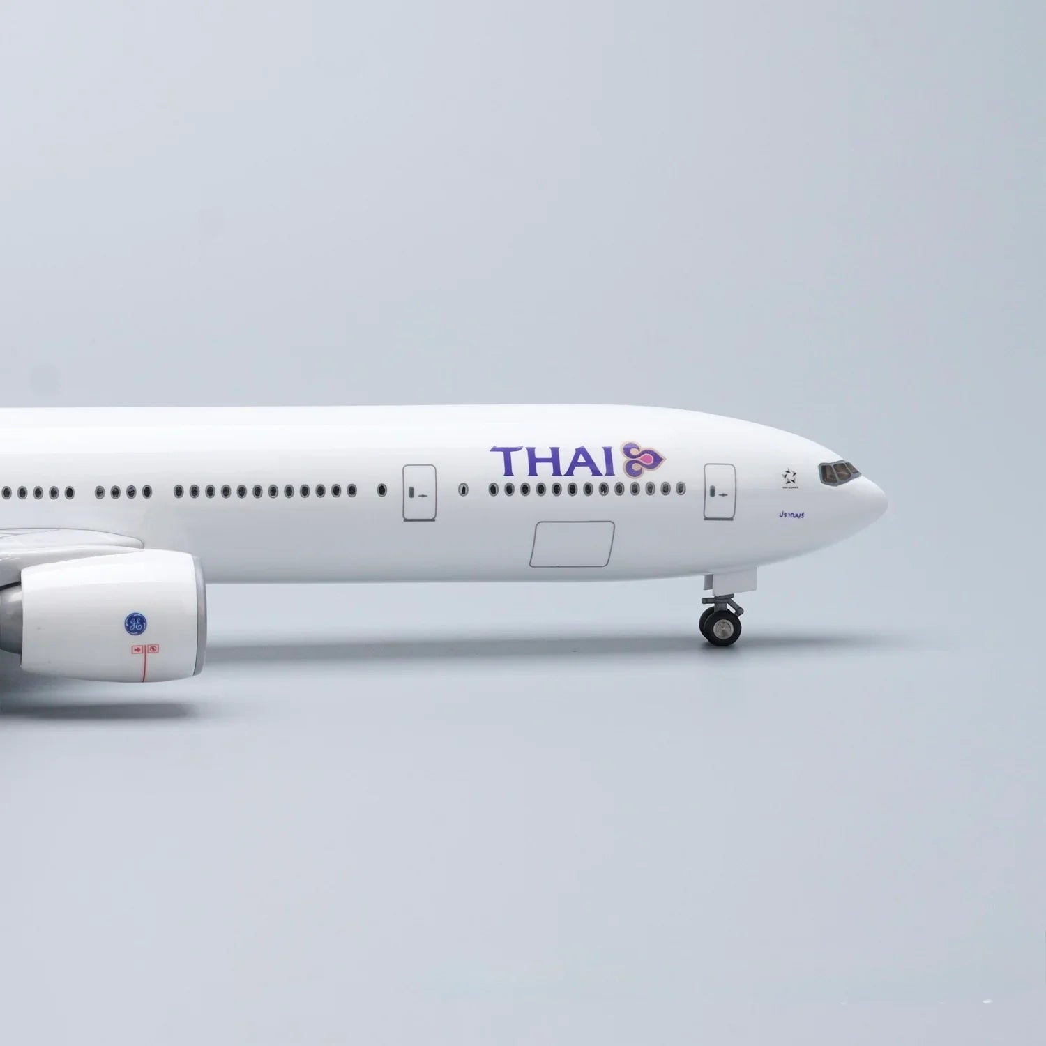 B777 THAI  - SCALE 1/157 - 47CM -18.5IN - Gallery 5
