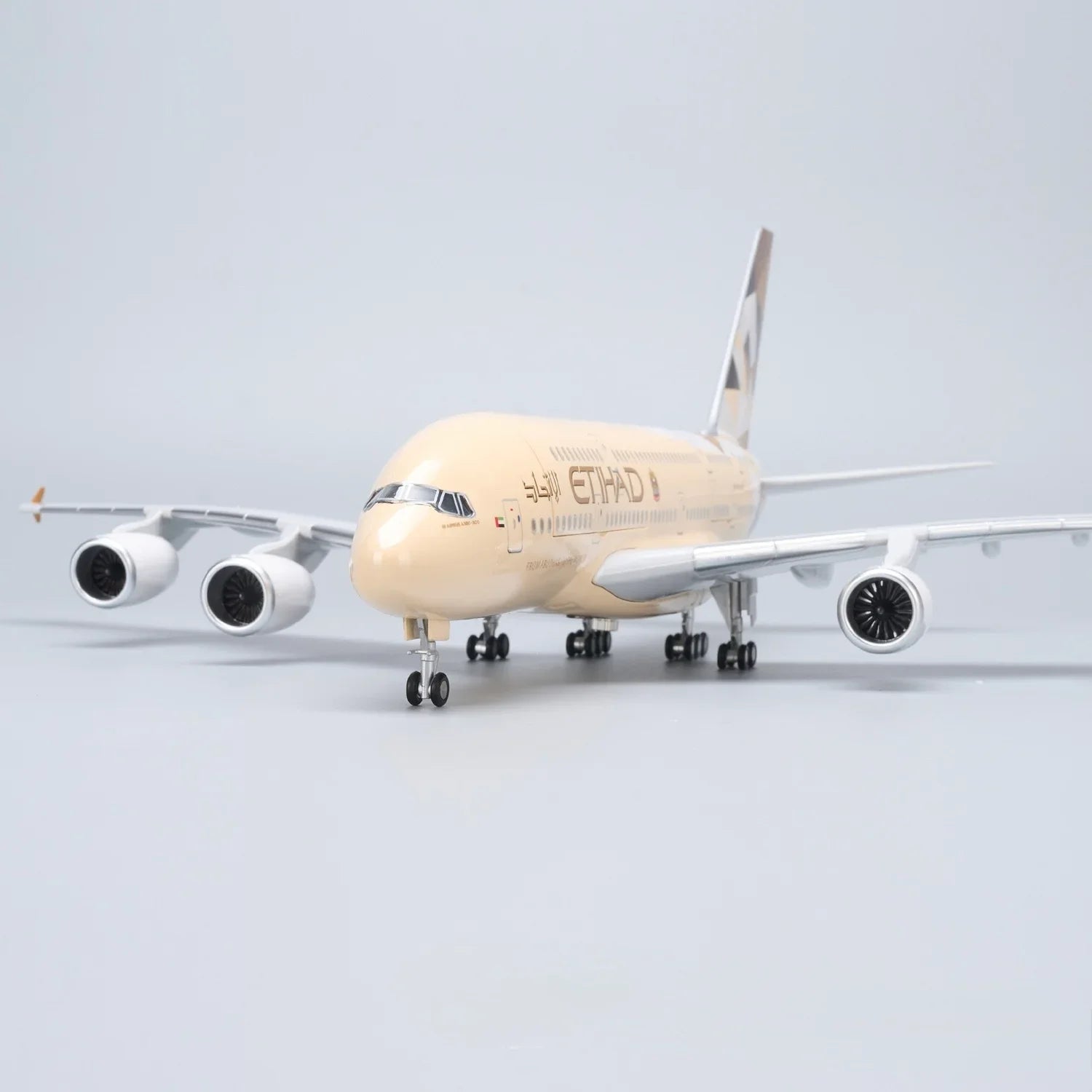 Etihad Airways Airbus A380 1:160 – 45.5 cm / 17.9 in – Opening Cabin Interior - Gallery 8