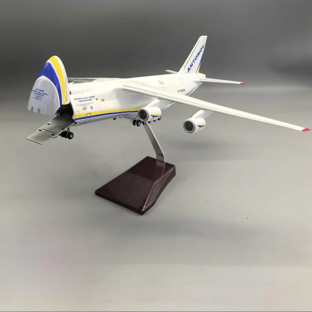 Ukraine International Antonov An-124 1:165 – 42 cm / 16.5 in