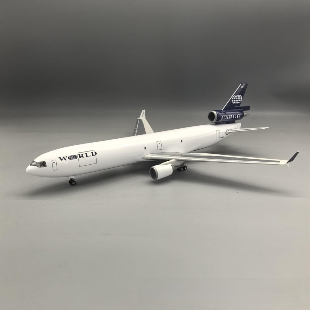 World Airways Cargo MD-11F 1:130 – 47 cm / 18.5 in