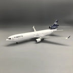 World Airways Cargo MD-11F 1:130 – 47 cm / 18.5 in