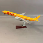 DHL Boeing 777-F Cargo 1:150 – 47 cm / 18,5 in – Maqueta de resina sólida prémium