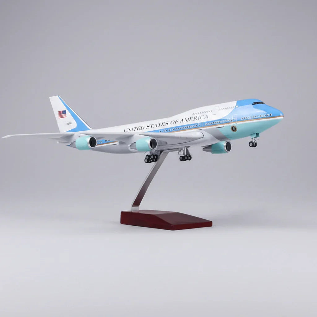 US Air Force One Boeing 747 1:190 – 37 cm / 14.6 in – LED Lights - Gallery 1