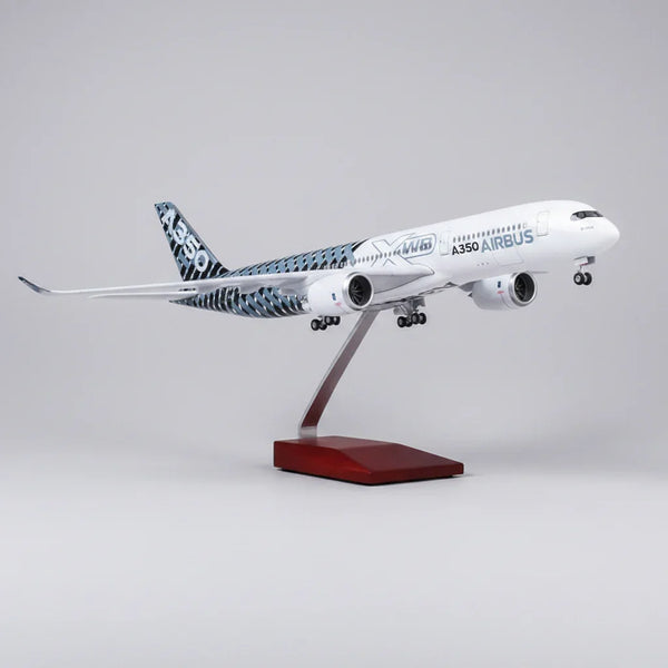 Airbus A350 XWB Prototype 1:142 – 47 cm / 18.5 in – Voice-Activated LED Lights