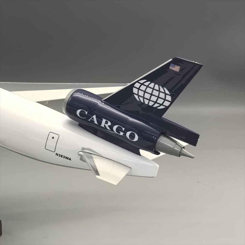 World Airways Cargo MD-11F 1:130 – 47 cm / 18.5 in