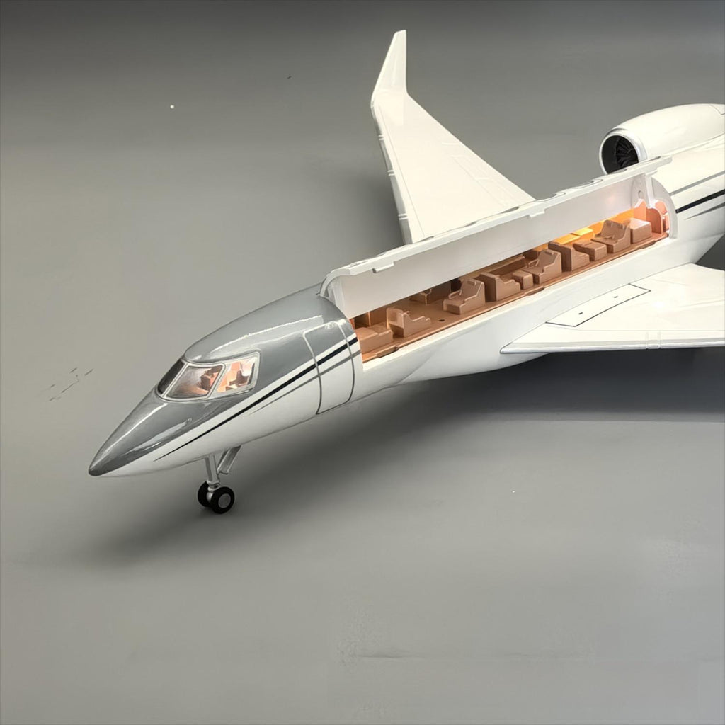 Gulfstream G650ER Business Jet 1:50 – 45 cm / 17.7 in – Opening Cabin Interior & LED Lights