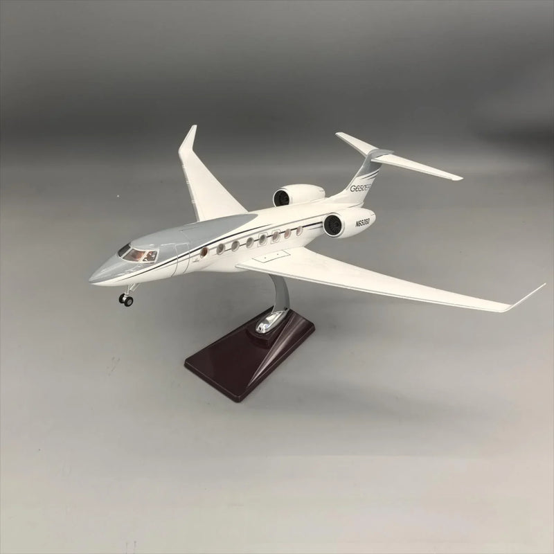 Avión ejecutivo Gulfstream G650ER 1:50 – 45 cm / 17.7 in – Interior de cabina abatible y luces LED - Image 4