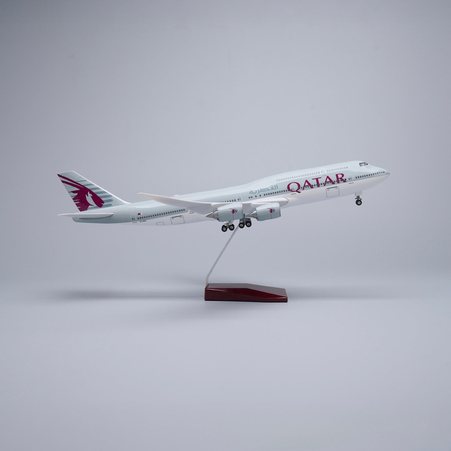 B747 QATAR - ESCALA 1/150 - 47 CM - 18,5 PULGADAS - MODELO DE AVIÓN