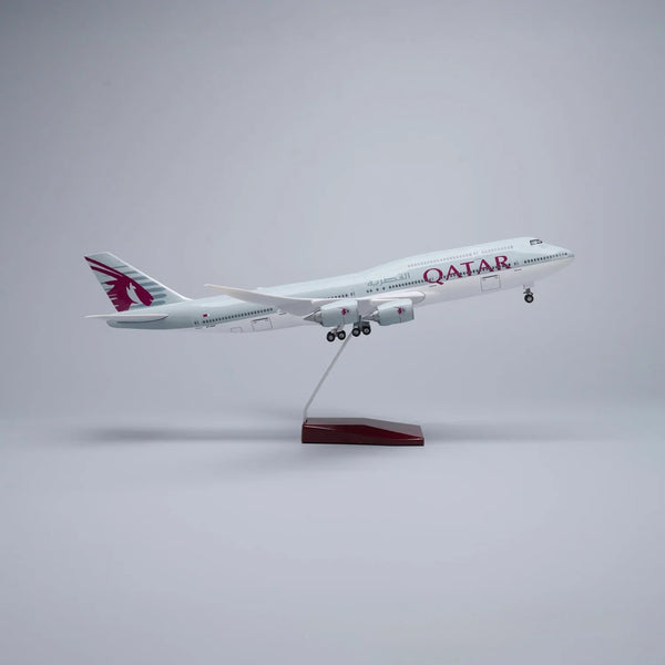 B747 QATAR - SCALE 1/150 - 47CM - 18.5 IN - AIRPLANE MODEL