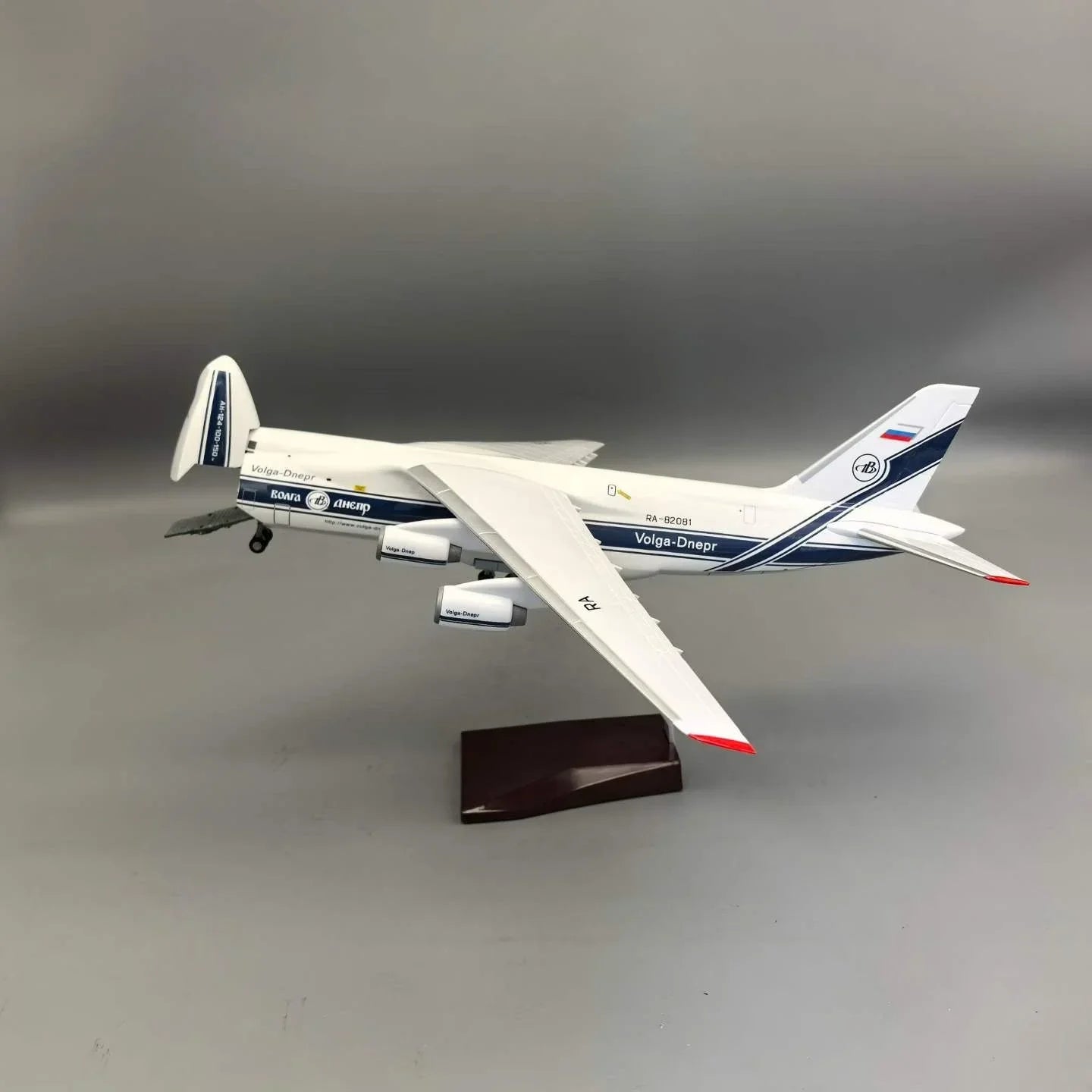 Antonov An-124 Volga-Dnepr Heavy Cargo – 1:165 Scale Model - Gallery 4