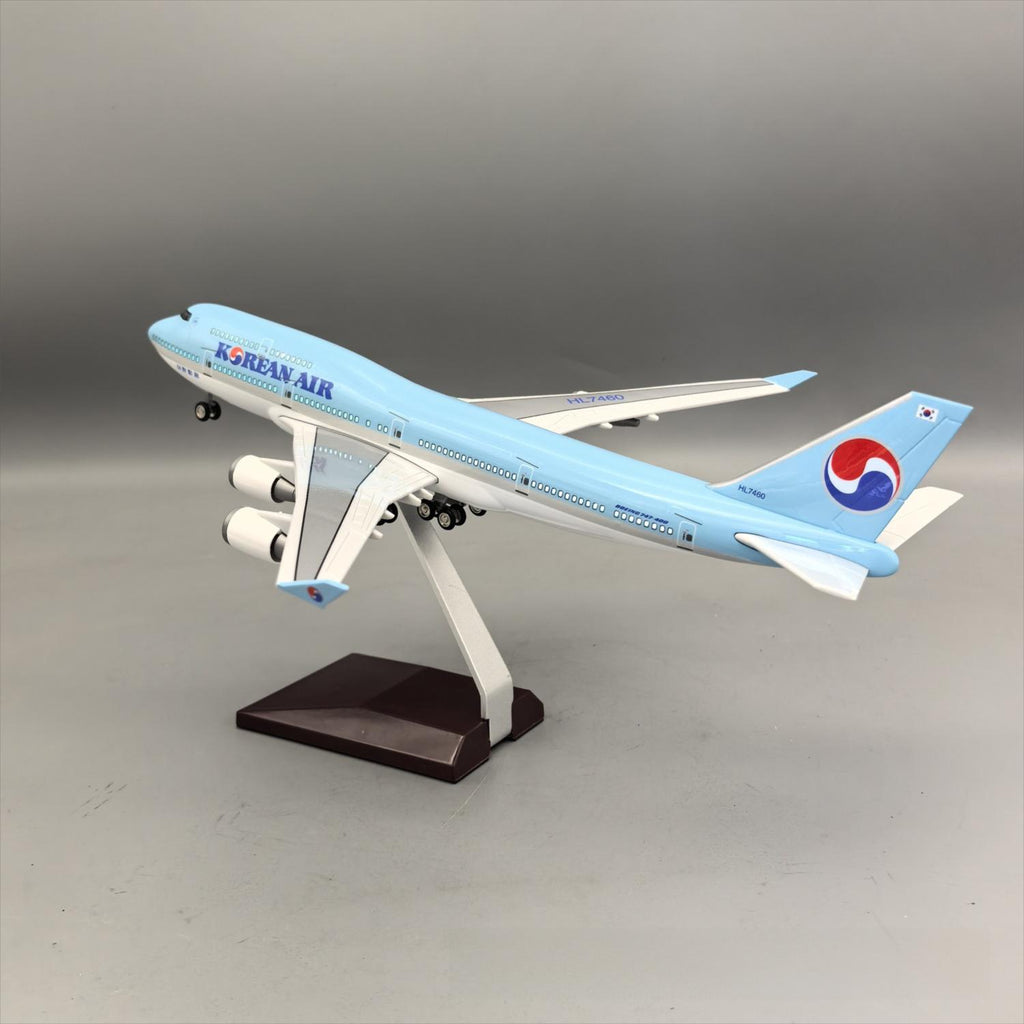 Korean Air Boeing 747-400 – 37 cm / 14.6 in – Luxury Solid Desktop Display Model