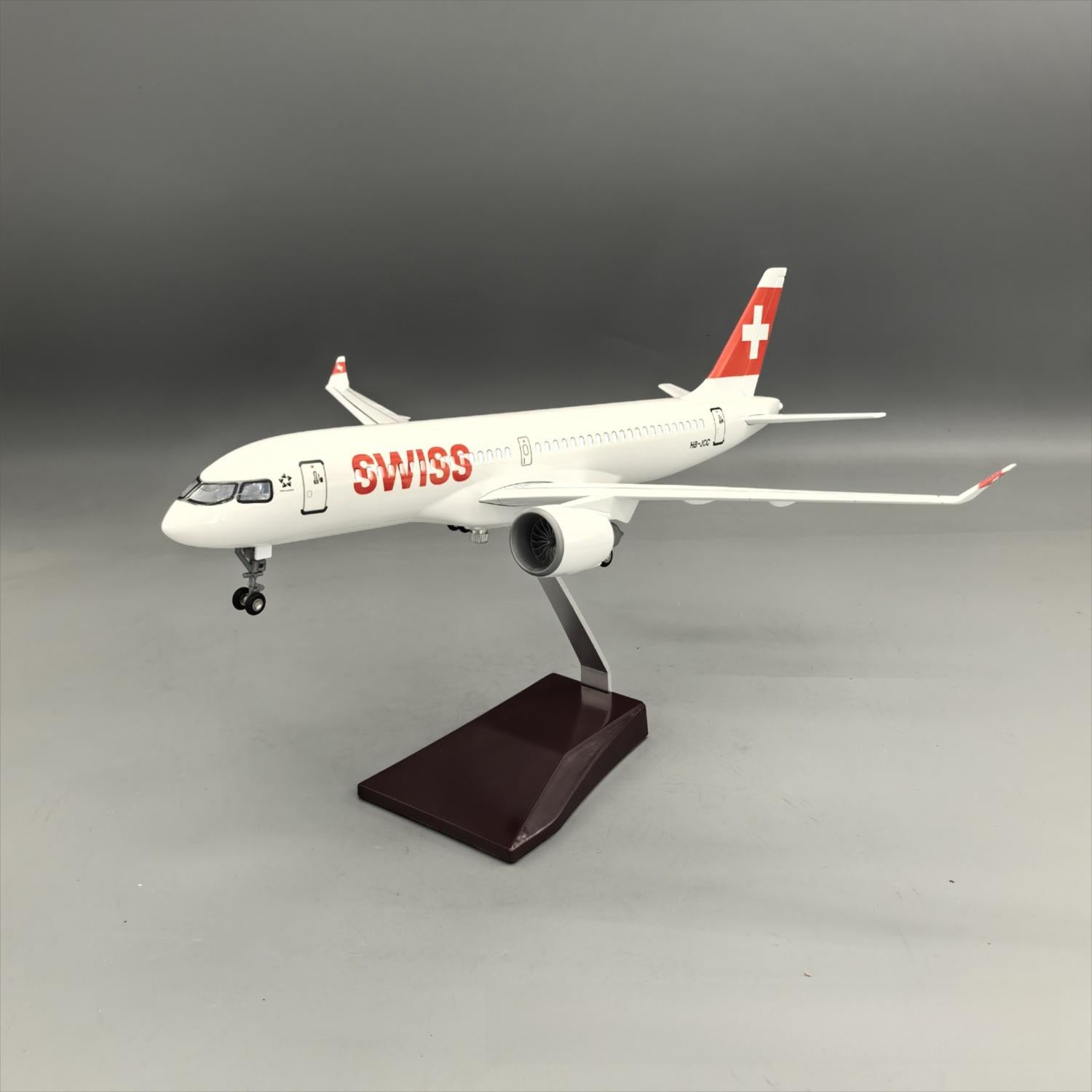 SWISS International Air Lines Airbus A220-300 1:100 – 38.7 cm / 15.2 in – LED Lights