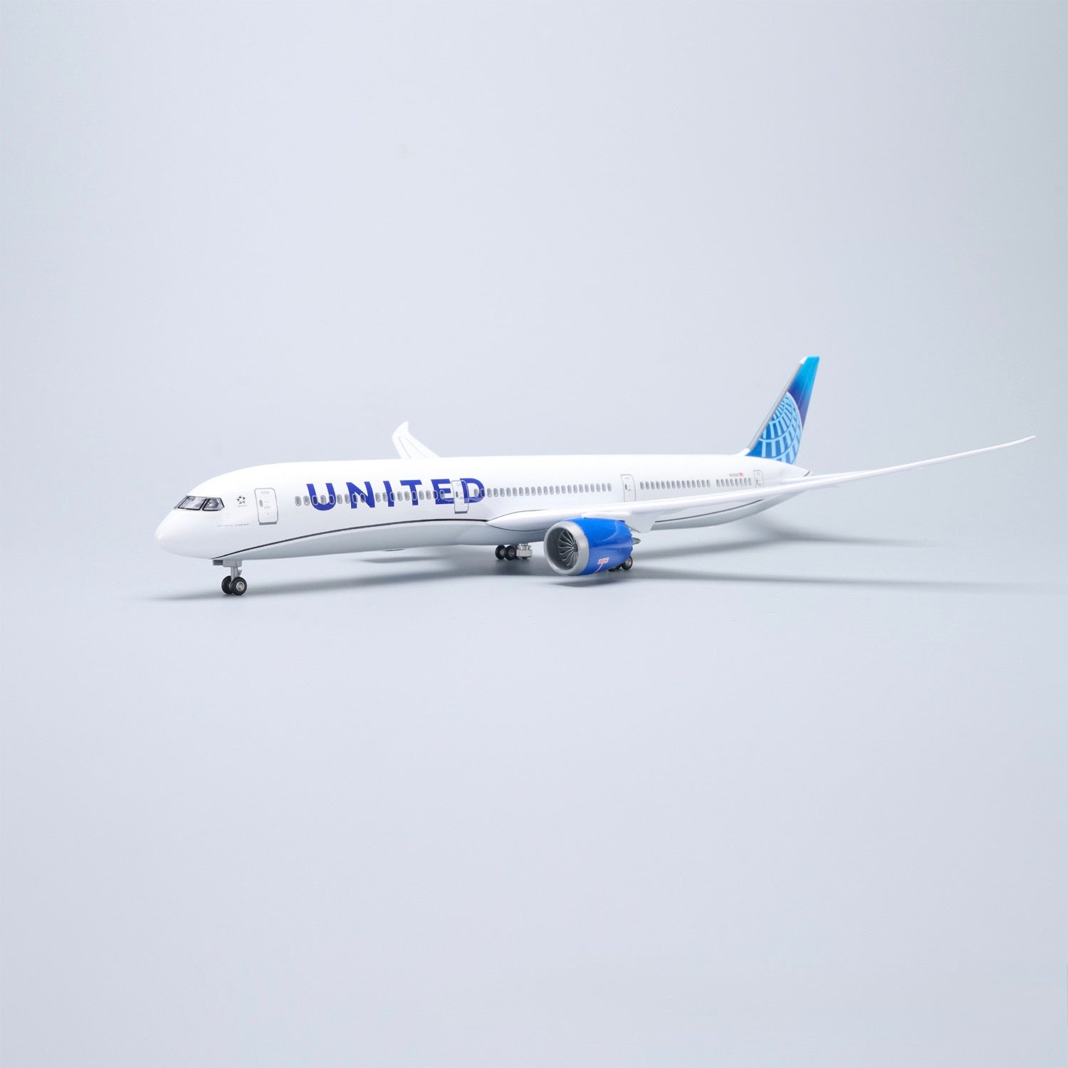 United Airlines Boeing 787-10 1:145 – 47 cm / 18.5 in – LED Lights