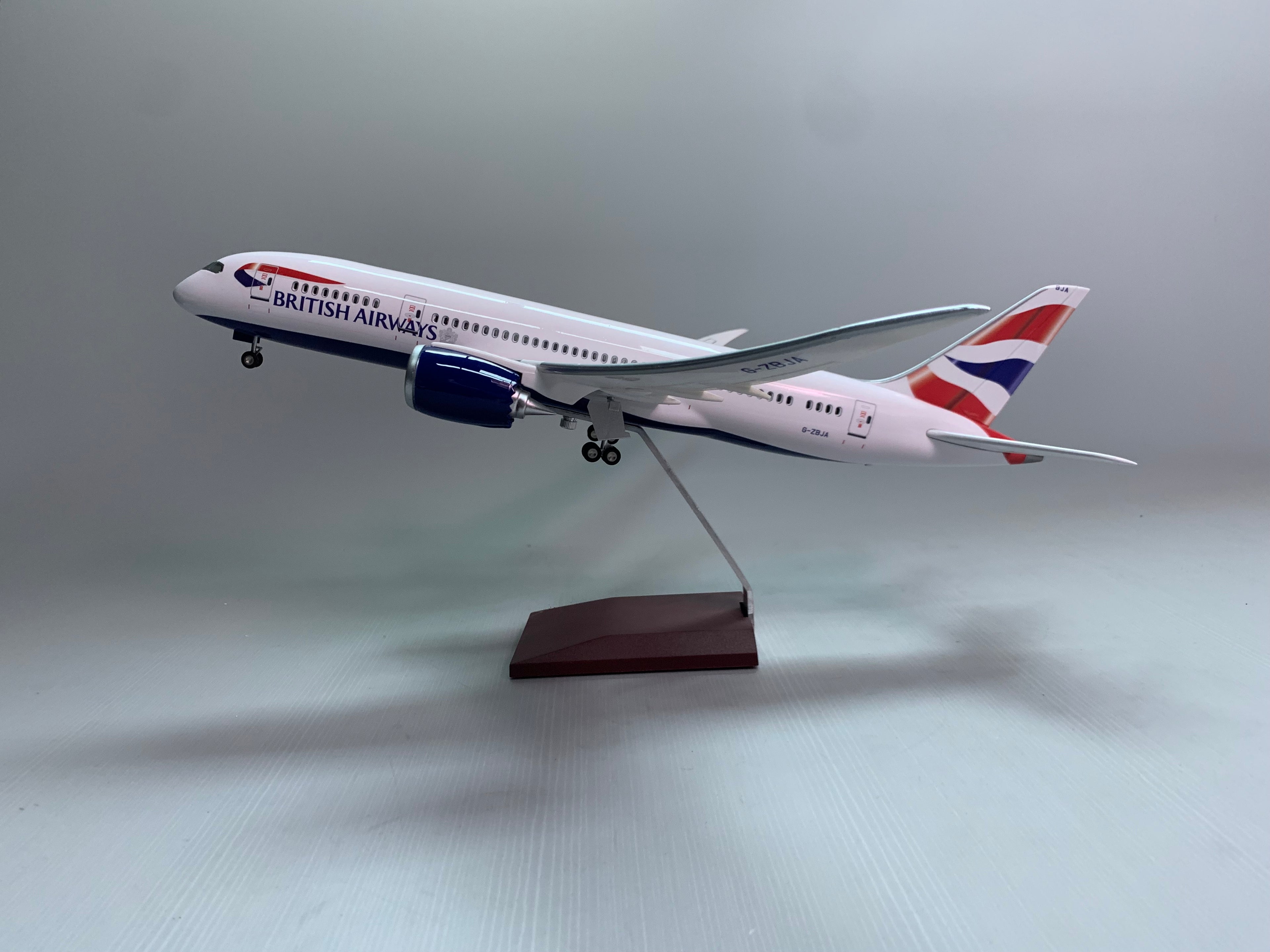 B787 Británico - Escala 1/130 - 43cm - 16.9 in