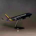 Boeing 737-700 Southwest 1:80 – 47 cm / 18.5 in – LED Lights