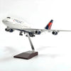 Boeing 747 Delta 1:150 – 47 cm / 18.5 in – LED Lights