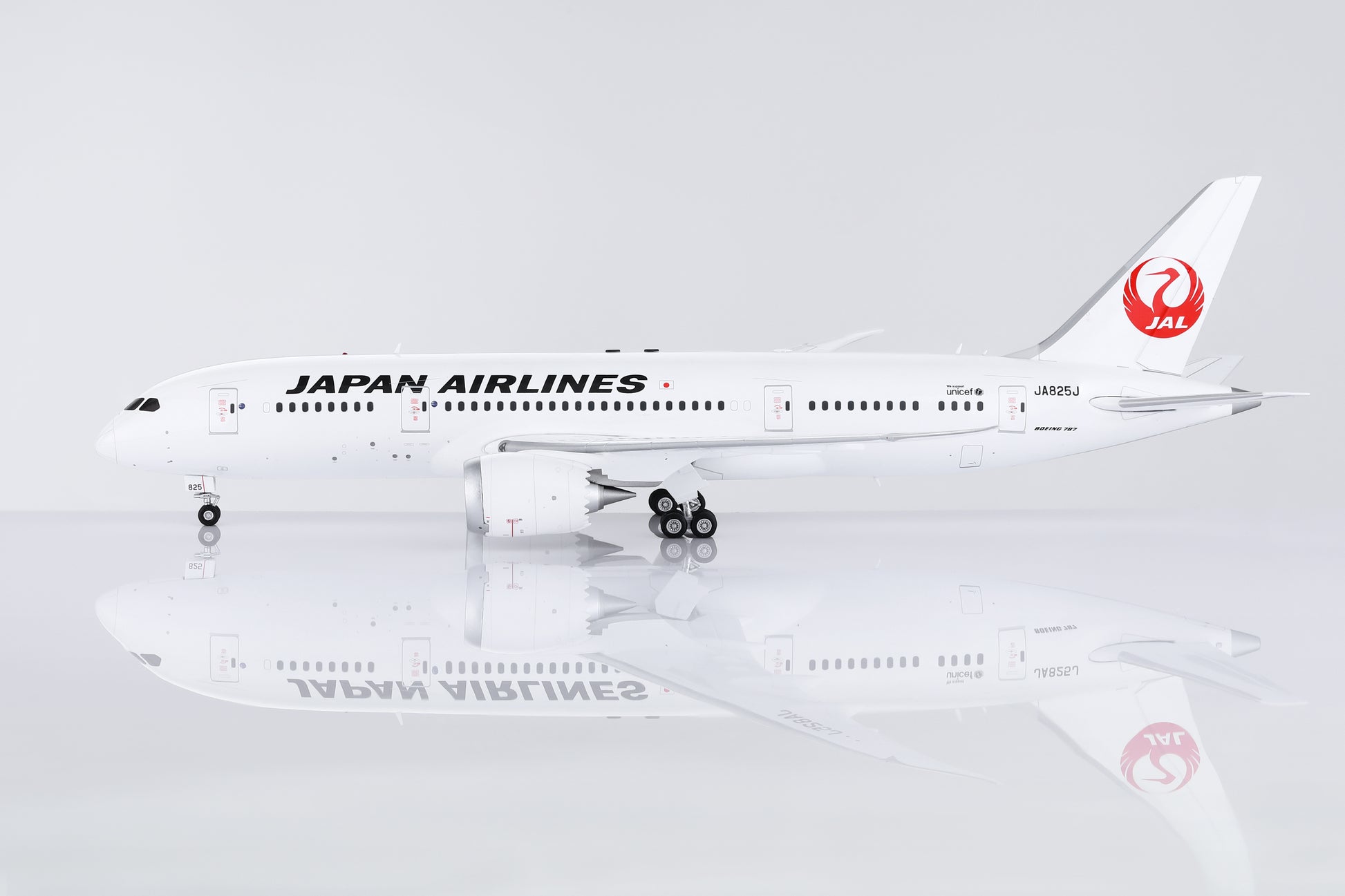Japan Airlines Boeing 787-8 JA825J – Scale 1:200 – SQ Wings – 28.3 cm - L2027
