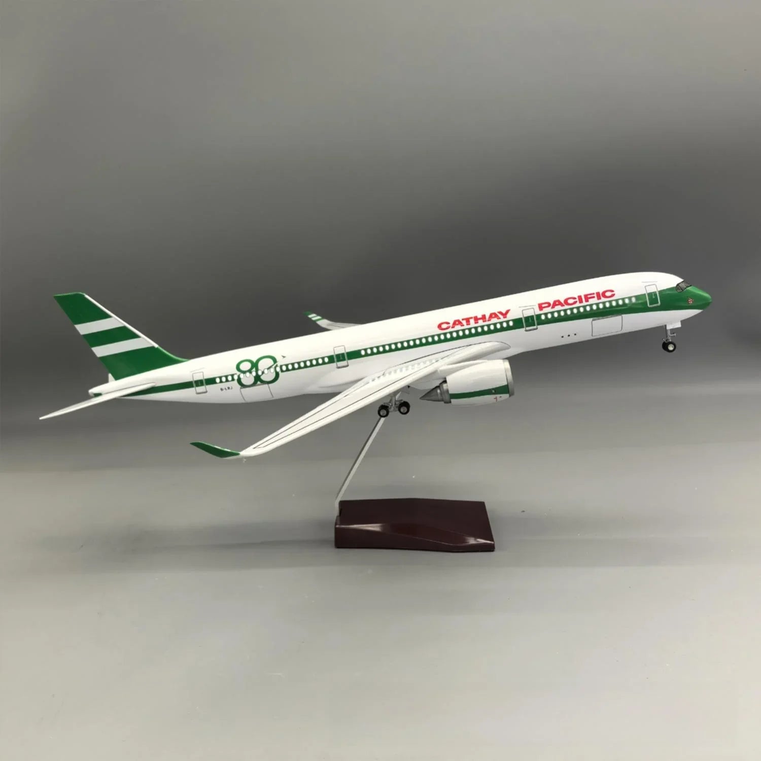 A350 Cathay Pacific 1:142 – 47 CM / 18,5 PULGADAS – 80 AÑOS CONMEMORATIVO  - Gallery 11