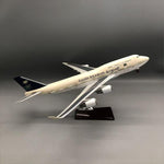 Saudia Airlines Boeing 747-400 1:150 – 47 cm / 18.5 in – Interior de cabina abrible y luces LED - Thumbnail 4