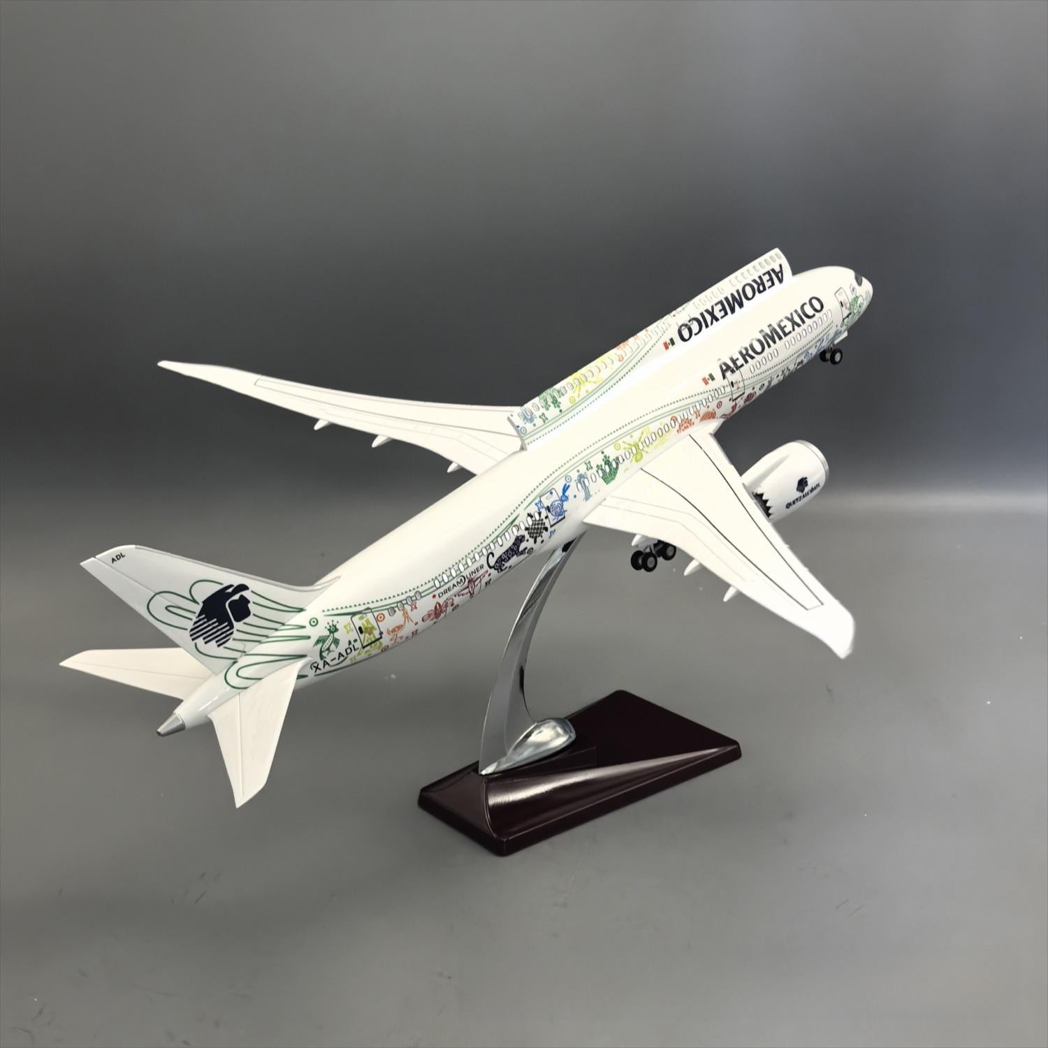 Aeroméxico Boeing 787-9 Dreamliner "Quetzalcóatl" – 42 cm / 16.5 in – Openable Hatch Cover LED Display Model