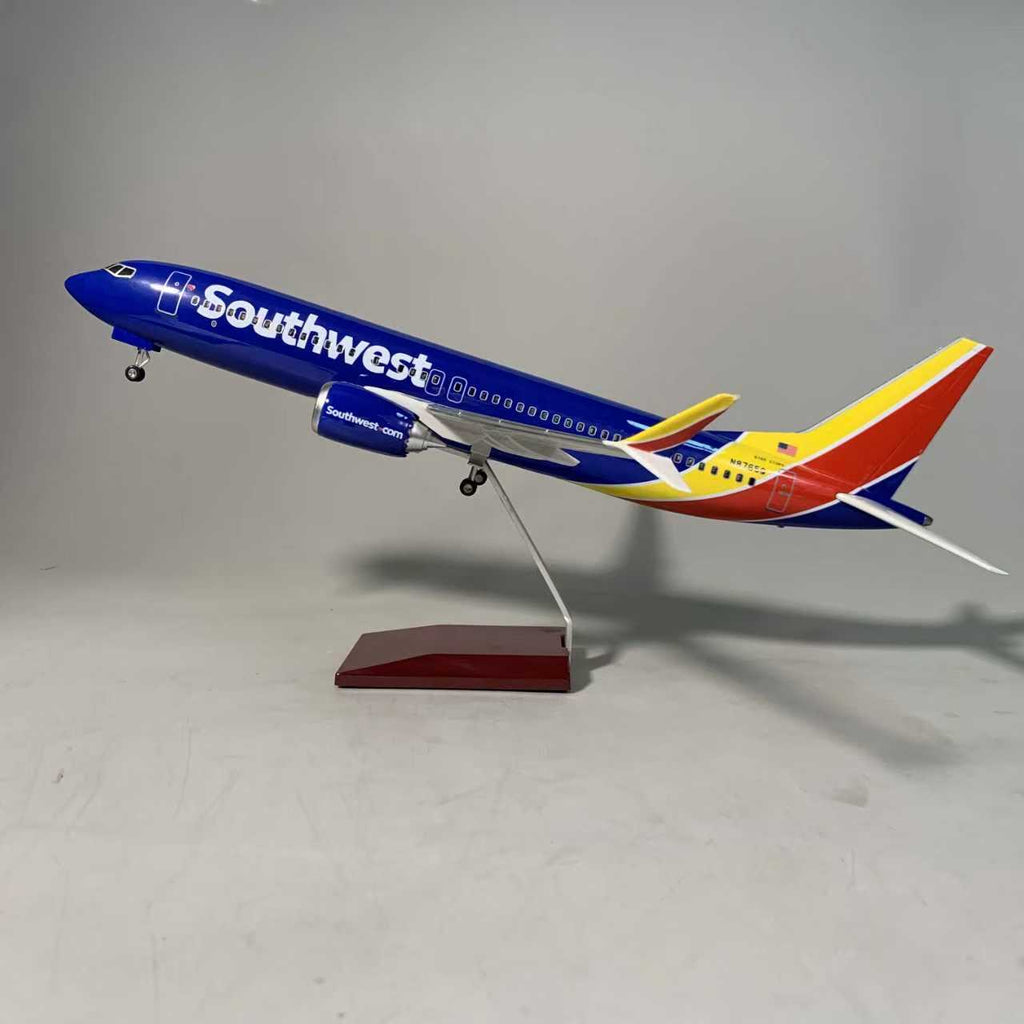 Boeing 737 MAX 8 Southwest 1:80 – 47 cm / 18.5 in – LED Lights (PRE ORDER)