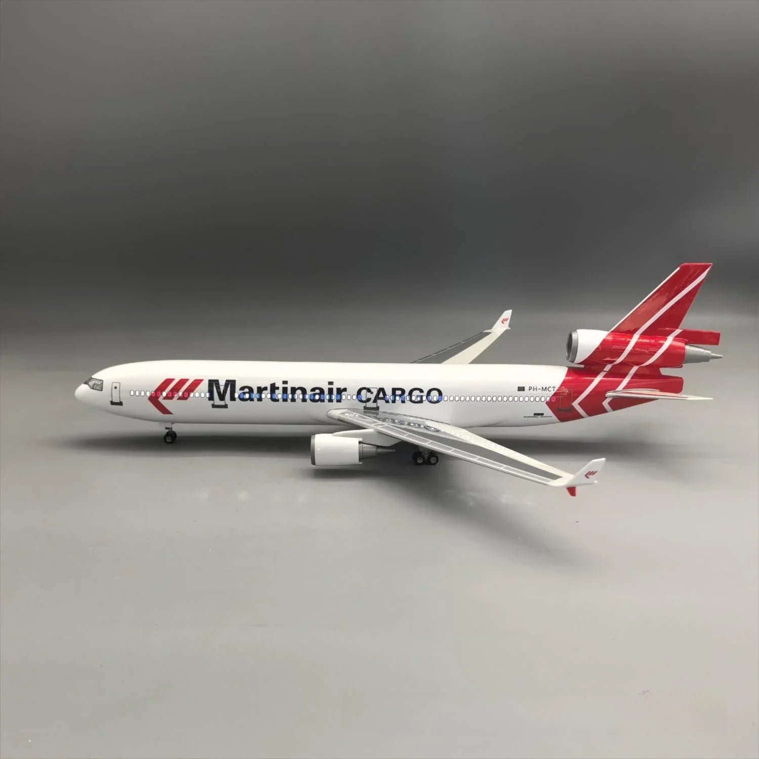 Martinair Cargo MD-11F 1:130 – 47 cm / 18.5 in – LED Lights - Gallery 2