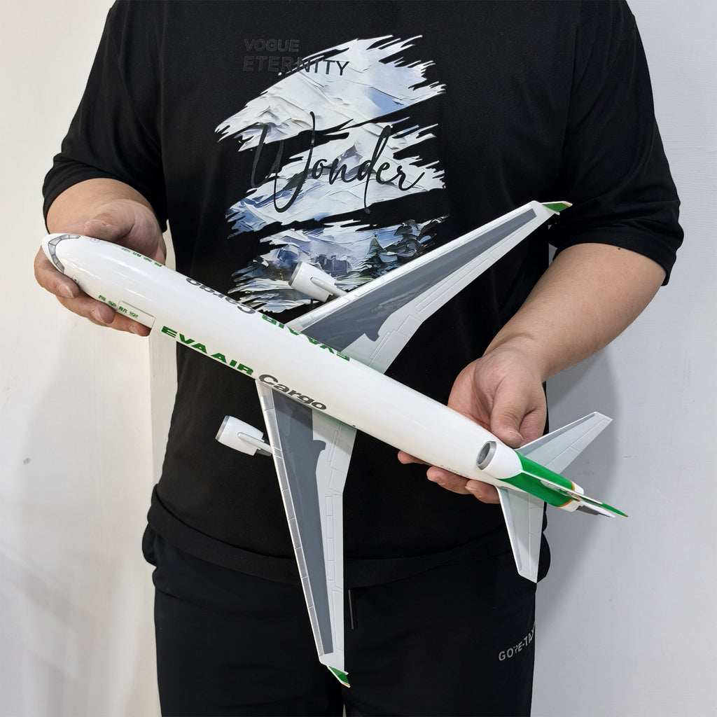 EVA AIR MD-11 McDonnell Douglas – Scale 1:130 – 47 cm/18.5 in – ABS Resin