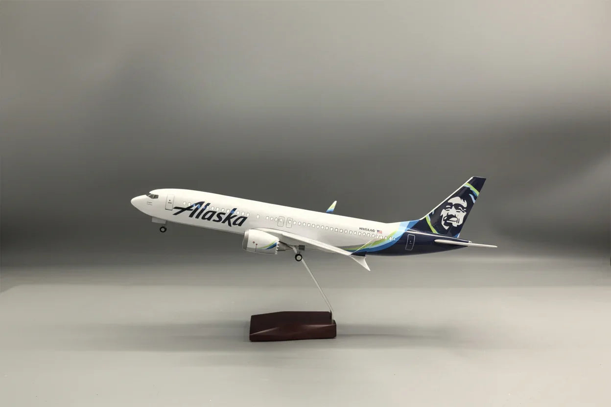 Boeing 737-800 Alaska Airlines 1:85 – 47 cm / 18.5 in – LED Lights - Gallery 11
