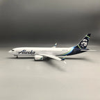 Boeing 737-800 Alaska Airlines 1:85 – 47 cm / 18.5 in – LED Lights