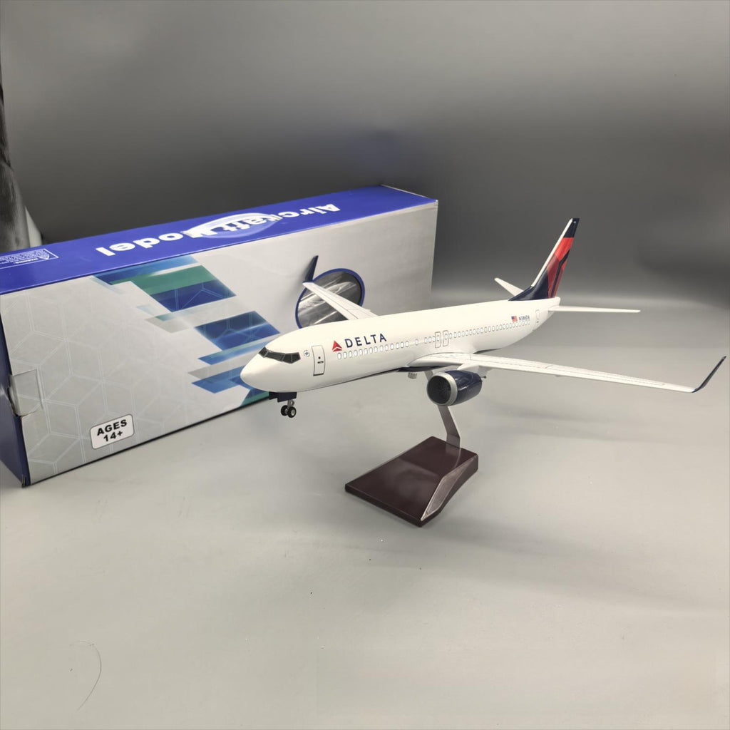Boeing 737-800 Delta 1:80 – 47 cm / 18.5 in – LED Lights (PRE ORDER 10 days)