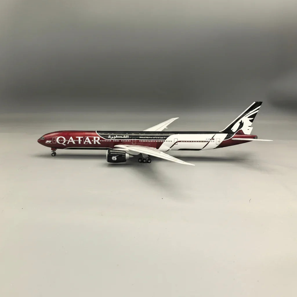 Qatar Airways Boeing 777-300ER Formula 1 Special Livery 1:135 – 47
